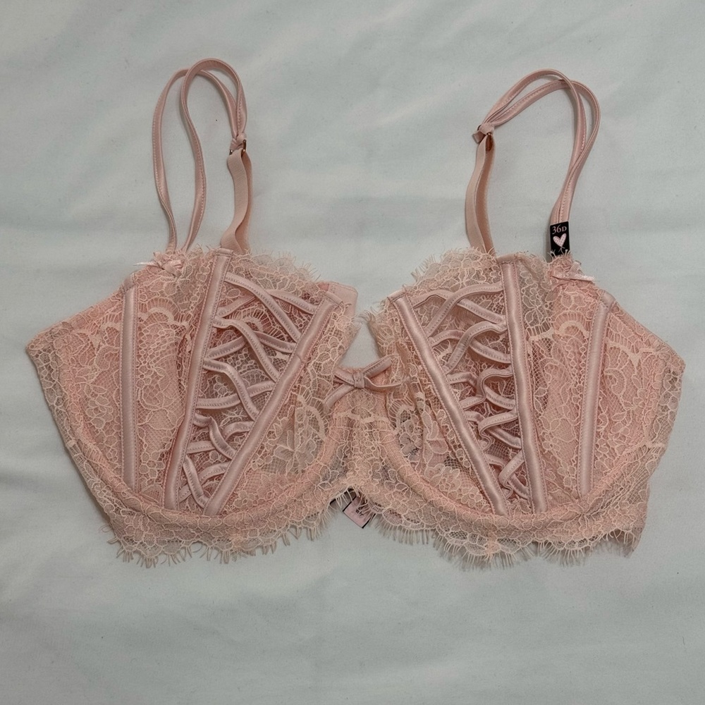 NWT Victoria Secret 36D Light Pink Lace Bra